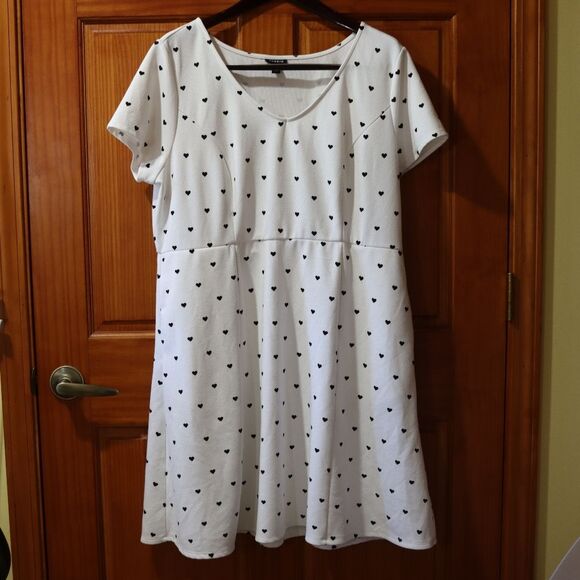 Torrid Black White Mini Dress 2X - Cap Sleeve Heart Polka Dot LoveCore - Picture 2 of 11